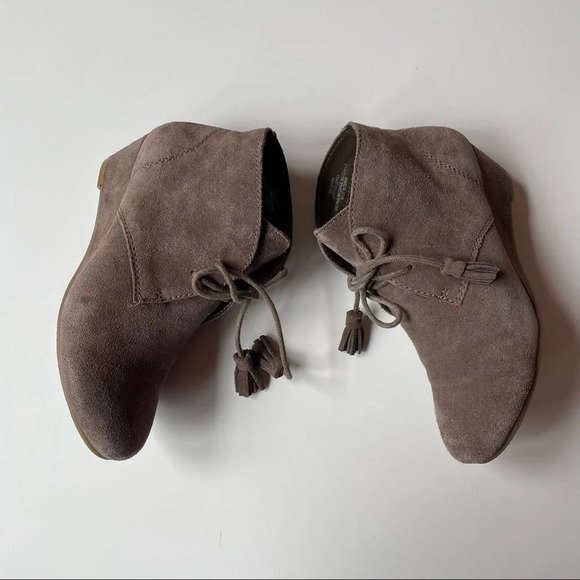 CROWN VINTAGE Spark Wedge Suede Lace-Up Women’s Ankle Chic Rustic Bootie Shoes - Picture 6 of 14